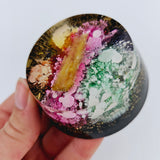 Orgonite tower met Honing Calciet